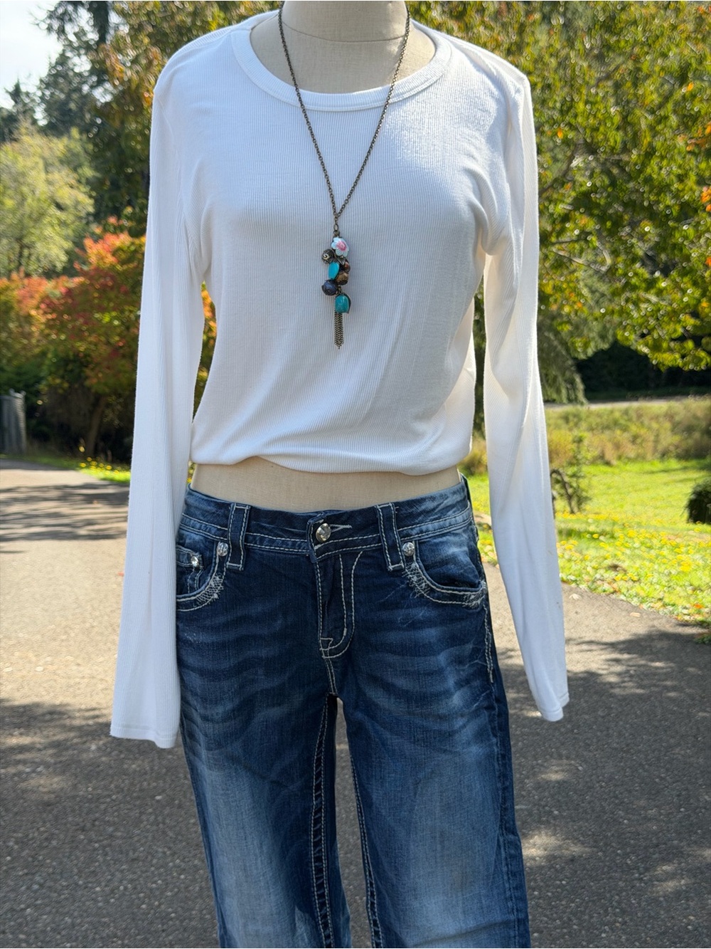 White Long-Sleeve Ribbed Women's Top - Classic Lightweight Tee 💙🤍✨
